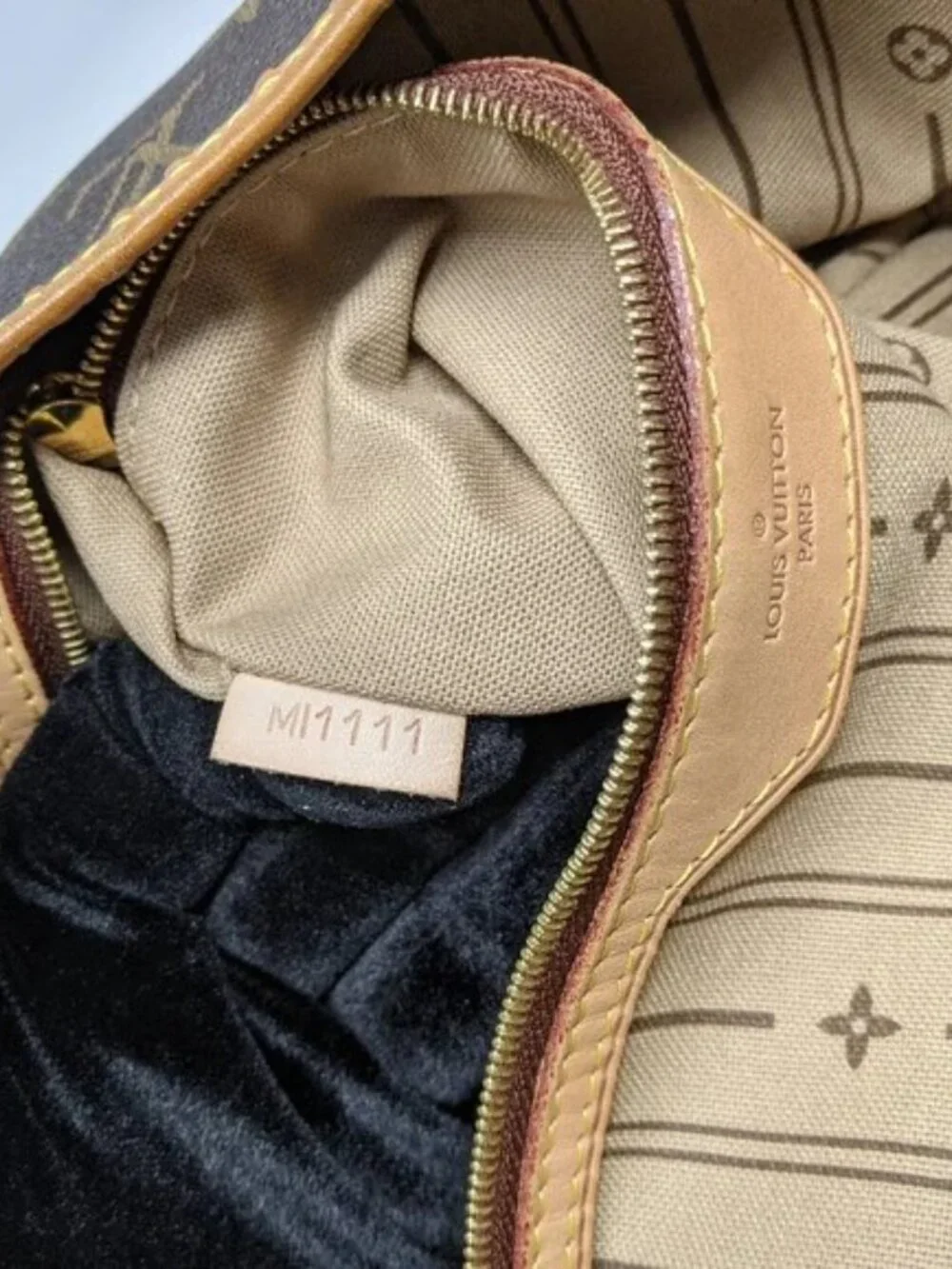 LOUIS VUITTON Delightful GM Monogram Shoulder Bag